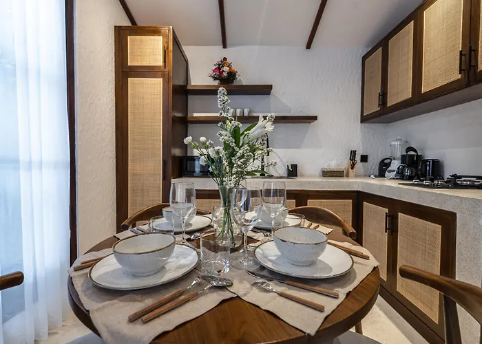 Villa Moonlight By Evdekimi - Stylish 2br Escape With Tropical Garden And Pool *