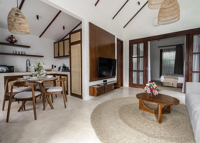 Villa Moonlight By Evdekimi - Stylish 2br Escape With Tropical Garden And Pool