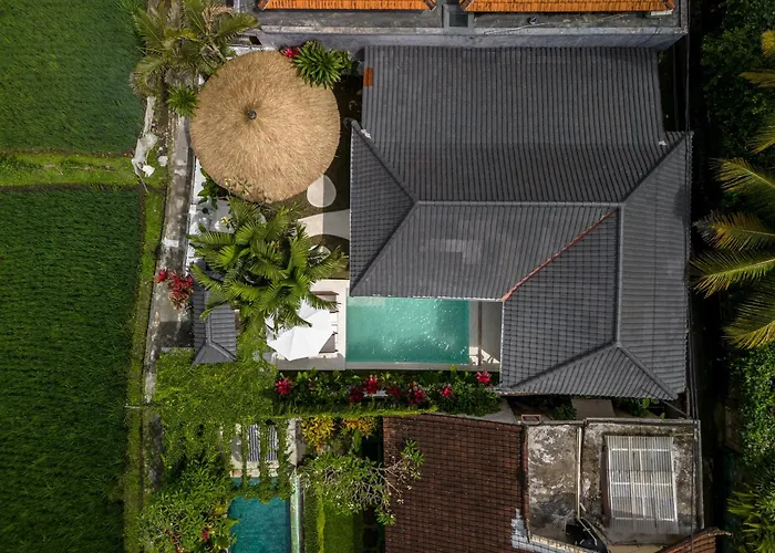 Moonlight By Evdekimi - Stylish 2br Escape With Tropical Garden And Pool