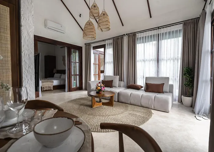 Villa Moonlight By Evdekimi - Stylish 2br Escape With Tropical Garden And Pool *