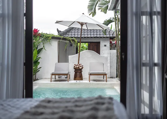 Villa Moonlight By Evdekimi - Stylish 2br Escape With Tropical Garden And Pool