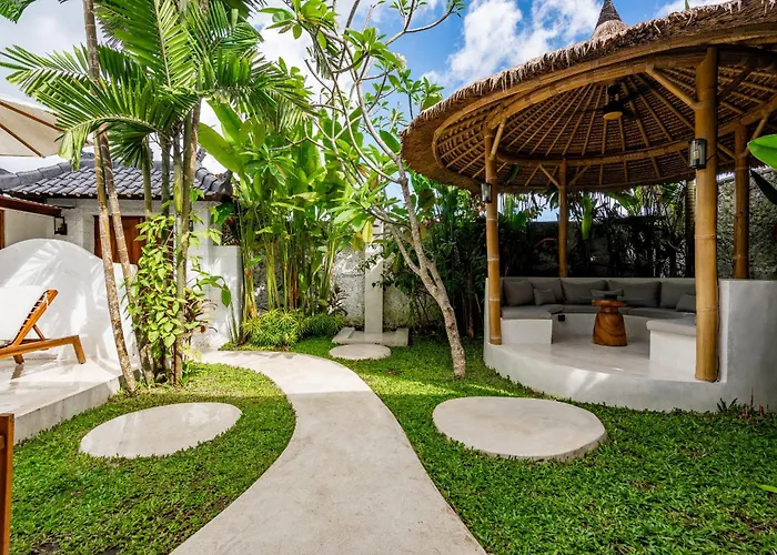 Moonlight By Evdekimi - Stylish 2br Escape With Tropical Garden And Pool Villa